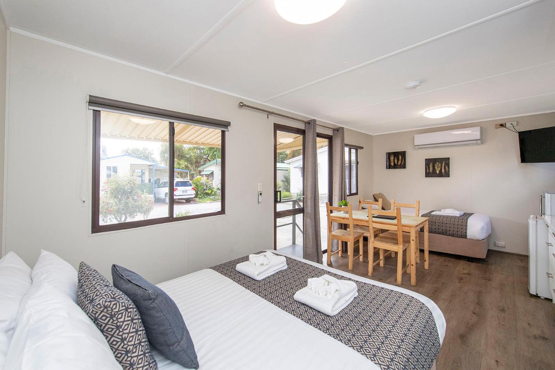 Banksia Tourist Park Hotel Perth Exterior photo
