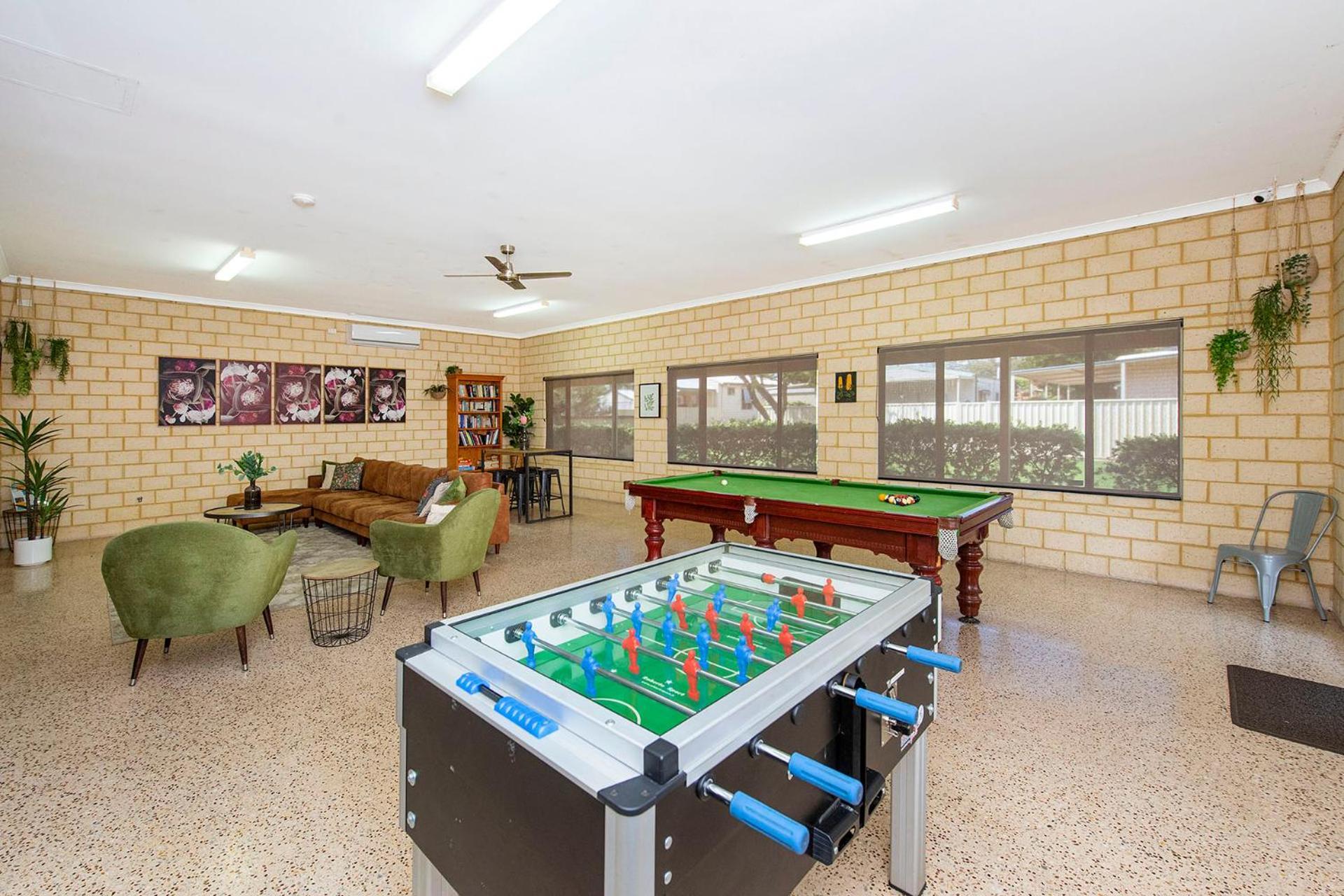 Banksia Tourist Park Hotel Perth Exterior photo